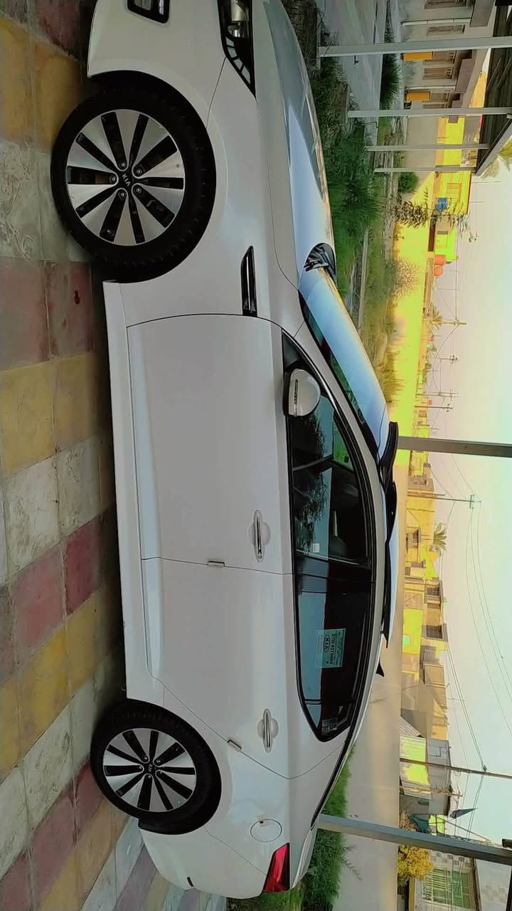 السلام عليكم كيا اوبتيما خليجي موديل 2013 مكفولة كفالة عامة عدا بارد صغير بهلال الجاملغ الخلفي بدون صبغ 
رقم سليمانية اعلى فئة مواصفات vip كشنات جلد كهرباء خزن ميموري 2400 دوش  شفتات ستيرن ثلاجة حاجب زنون اشاير بالمري رقم سليمانية الدولي باقي الموصفات معروفه
.
التواصل فقط اتصال او واتساب متواجد دائماً 

‭0782 829 8796‬
