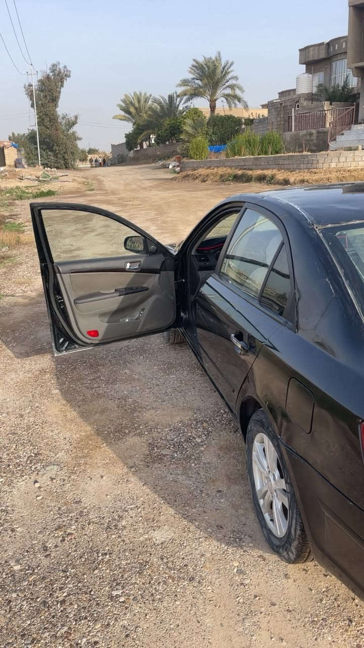 السلام عليكم

سوناتا كصة جديده ٢٠٠٩ 

تبريد تدفئة شغال فول

كير ومحرك شرط 

وشاشه جديدة 

مابيها نقص برغي 

السعر ٤٨ بيها مجال قليل 

هـ***********
