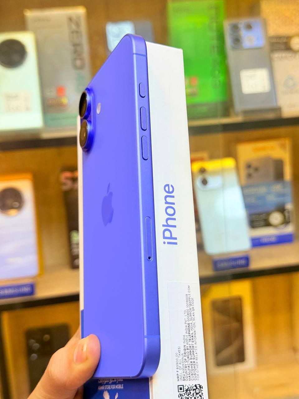 🎄🎄 عرض يوم الجمعه 🎄🎄
أيفون16 بلاص  ذاكره 128 بطاريه 100جديد بعده ممبدل بي شي مع ضمان 5 ايام نضافه 100‎%‎ كامل ملحقاته اعتبره فاتحه بيدك من الكارتونه وتر بروف عل حاسبه كله نورمل السعر 850 الف  اقوه سعر 
 بغداد البياع شارع 13 مقابل الحمام مال البياع مركز الريس للموبايل مجاور مكتبه ميم
0772 261 5847
