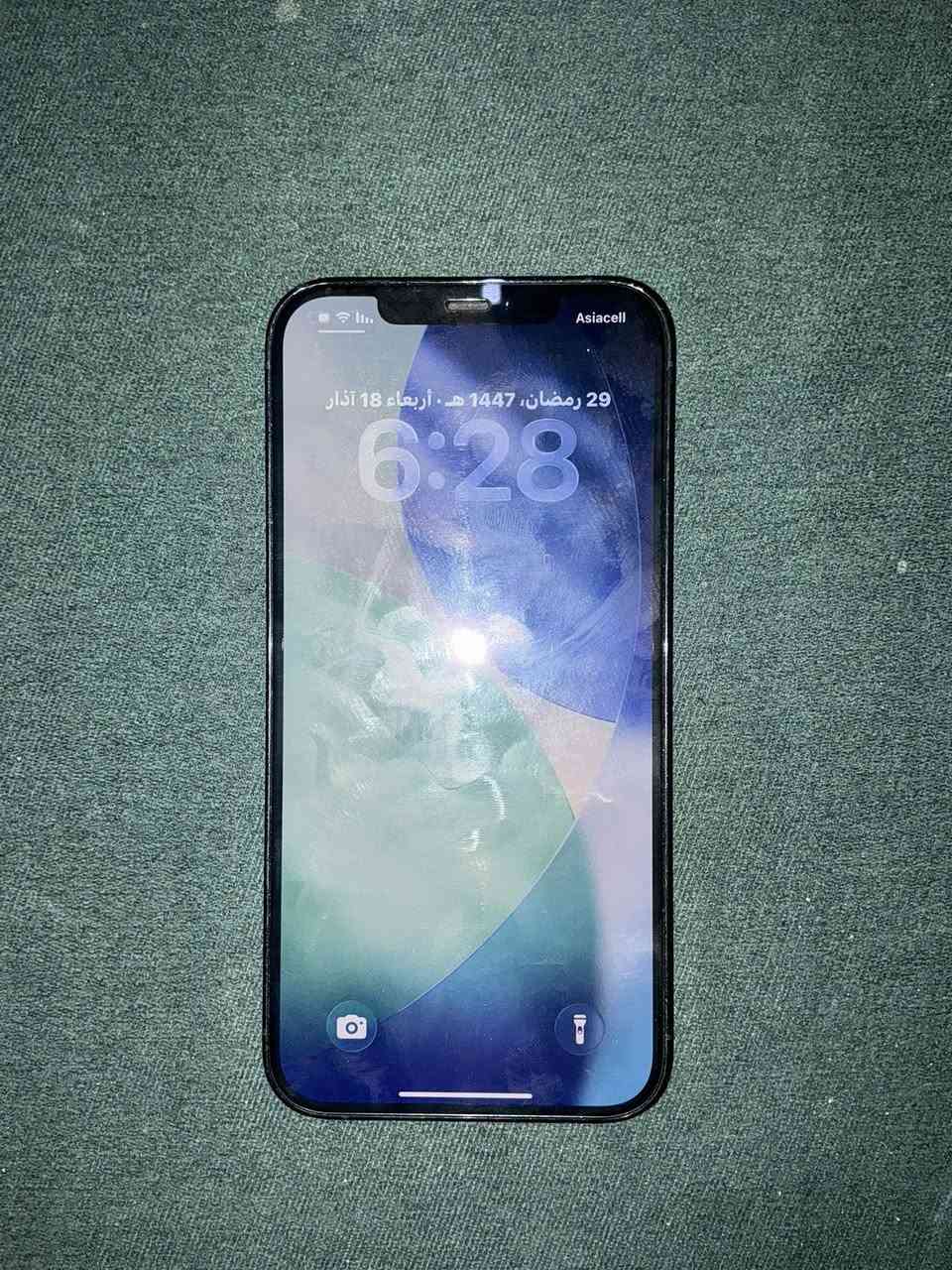 سلام عليكم ايفون 12 برو ماكس وتر برو ممفتوح الجهاز كلشي شغال ذاكره 256 بطاريه 79 بس الضهر مكسور مثل مموضح باصوره
كلشي شغال رايده ب 400 الف 
مكاني بغداد تقاطع درويش
متواجد وتساب ***********
