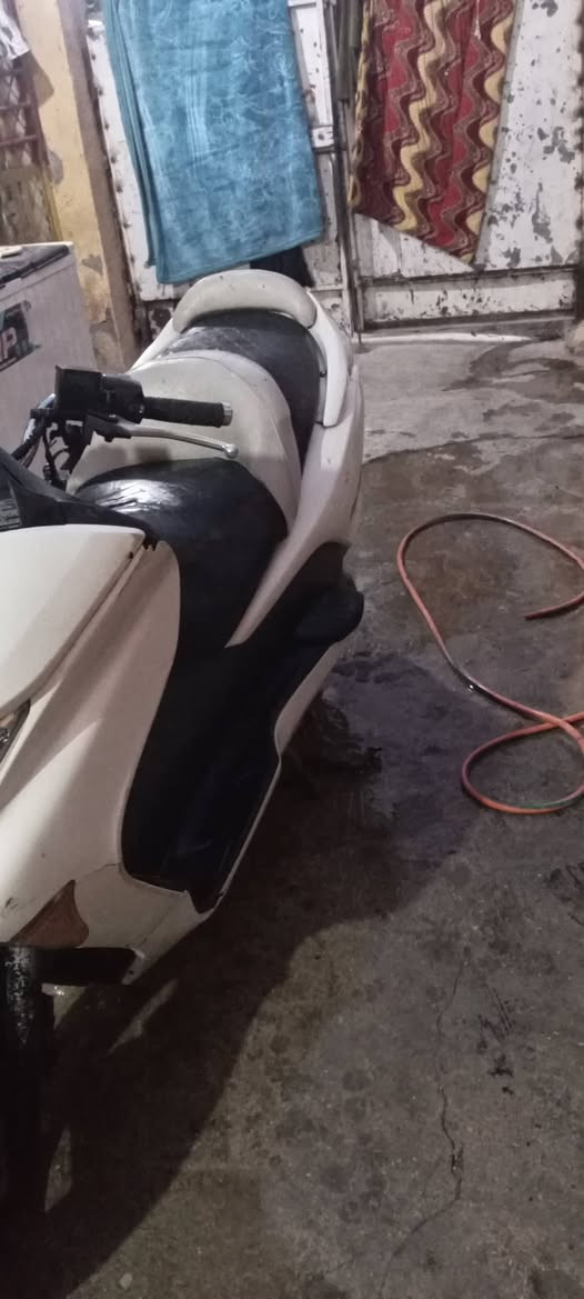 سلام عليكم  دراجه فورزه صفر 9 دراجه خير من الله  ونضفته زين البيع المكان بغداد زعفرانية ***********
