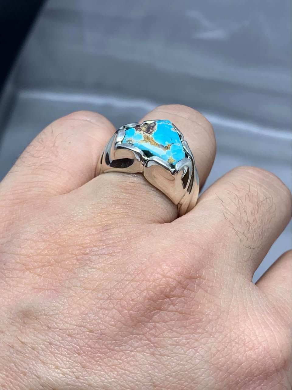 فيروز نيشابوري على شكل قلب 
صياغة يدوي 
فضه ٩٢٥ 
وزن الخاتم ١٠ غرام 
السعر ٨٥ الف مع توصيل النجف, العراق


**إذا كنت صاحب هذا الإعلان وتريد حذفه لأي سبب، رجاءا أرسل رسالة إلى الدعم الفني**