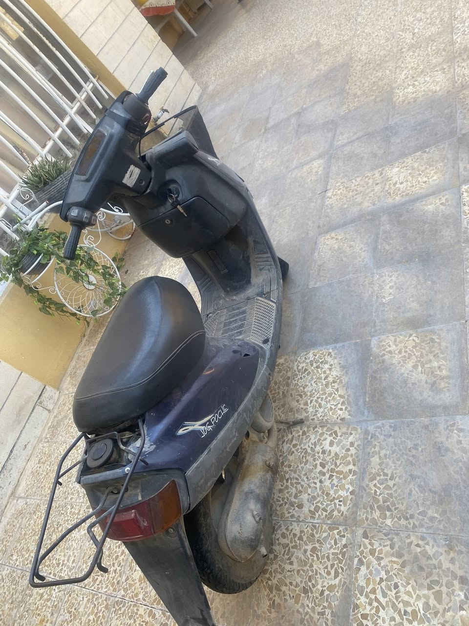 بزون. شغال محرك نار شرط ونه مابي. السعر٢٠٠ شراي تصل 
***********
