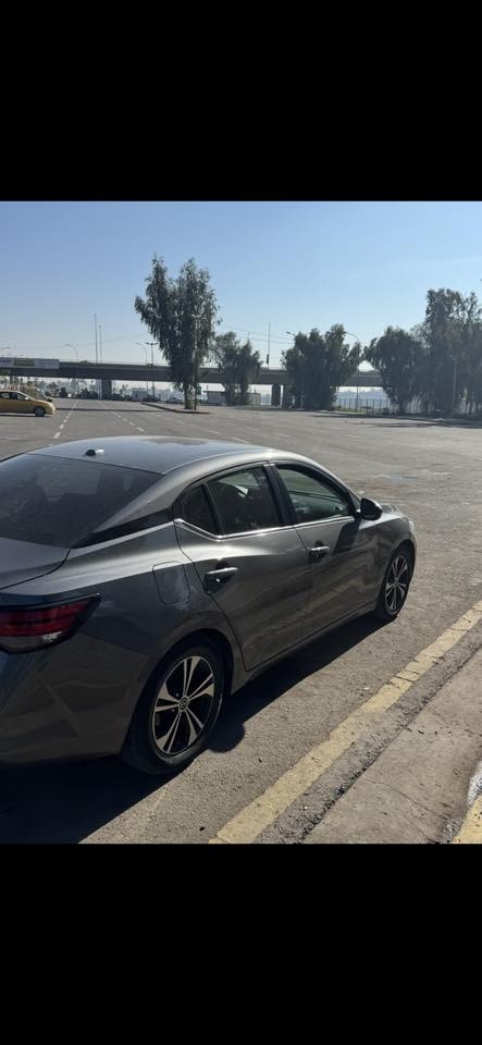 نيسان سنترا موديل 23 
الضرر نصف بوند فقط بدون دواخل 
***********
