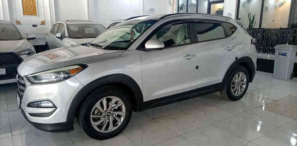 توكسن 2016 ضرر قبغ صندوك وجاملغ خلفي وصابغين الباب توحيد لون سيارة جاهزة رقم نينوى الجديد السعر 135 للاتصال *********** / ***********
