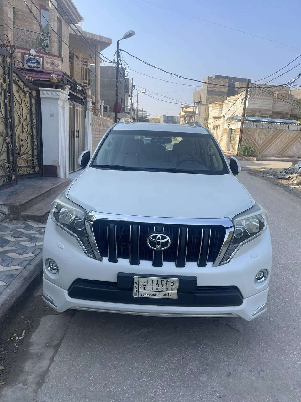 يرادو 2017 خليجي تم تنزيل السعر مستعجل ع البيع
سياره فول مواصفات TX.L المعروفة
رقم بغداد  بأسمي  تحويل مباشر
ماشيه 76 ألف كيلو 
محرك 6 سلندر  4000 
فتحة سلايد كشنات مخمل بعدها على نظافة البلاد
سياره حيل جديده بيها بس بارد بالجاملغ الخلفي جهة السايق  
السعر 350 وبيها مجال  بسيط ماكو هجي سعر بهاي النظافة و الممشى 
***********
مكاني السماوة
