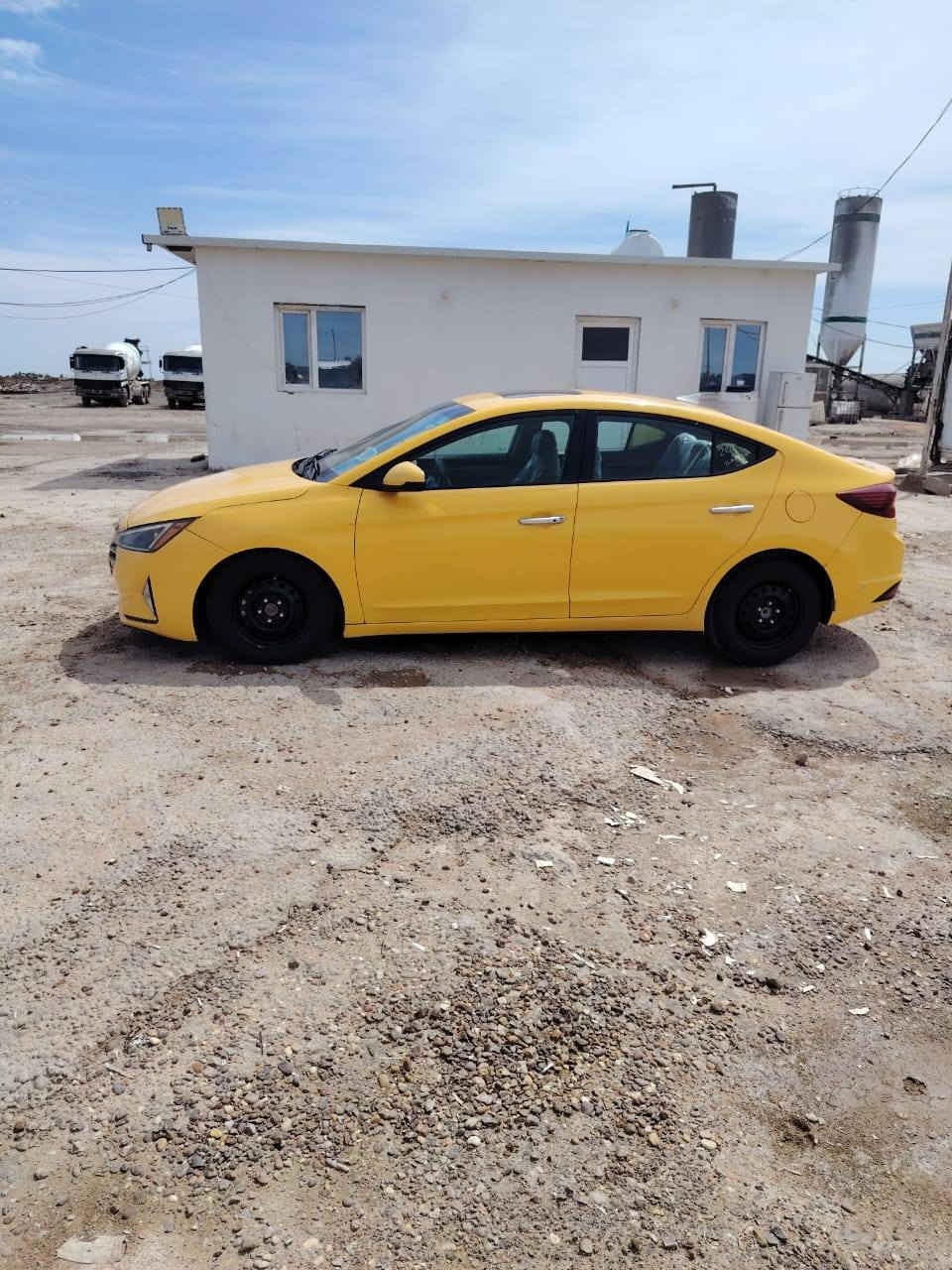 سلام عليكم ورحمة النترا موديل 2019مكينه دوش الحجم وارد أمريكي  2000
فول مواصفات بصمه فتحه غير متواجد عل فيس الاتصال عل رقم ***********
