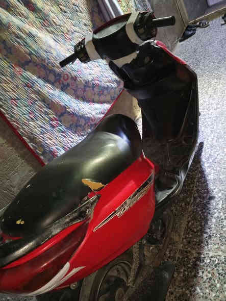 سلام عليكم دراجه ابريز كابريتر لبيع السعر 350 وبيه مجال العنوان مدينه الصدر رقم الهاتف***********
