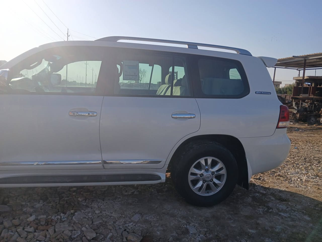 السلام عليكم 
الاندكروز اللبيع ستينية.2011 محرك/6 الاستفسار ***********
