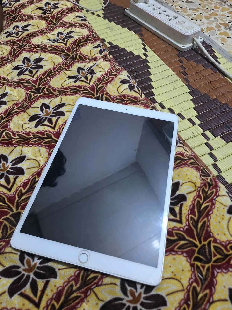 سلام عليكم شباب هذه الايباد للبيع مكفول مادخل صيانه ابد ايباد 10برو السعر 200وبي مجال للطيبين الشراي يجي خاص


**إذا كنت صاحب هذا الإعلان وتريد حذفه لأي سبب، رجاءا أرسل رسالة إلى الدعم الفني**