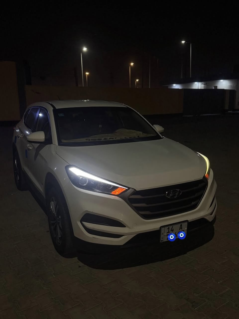 سلام عليكم توسان ٢٠١٧ لون ابيض
سياره نظيفه وبأسمي 
محرك 2000
وارد امريكي بيها اصبع بارد بلبنيد 
مكان سياره بصره 
سعره ١٧٠ وبيها مجال بسيط
للتواصل ***********
