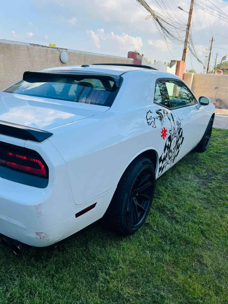 السلام عليكم للبيع جالنجر 2013 وارد امريكي
بيها قطع صبغ بدون دواخل عل فحص محرك 8 سلندر 

فول مواصفات محرك وكير شرط الفحص صاروخ 

رقم بغداد جديد دولي بسمي تحويل مباشر مكان سياره 

بغداد للاستفسار ***********
