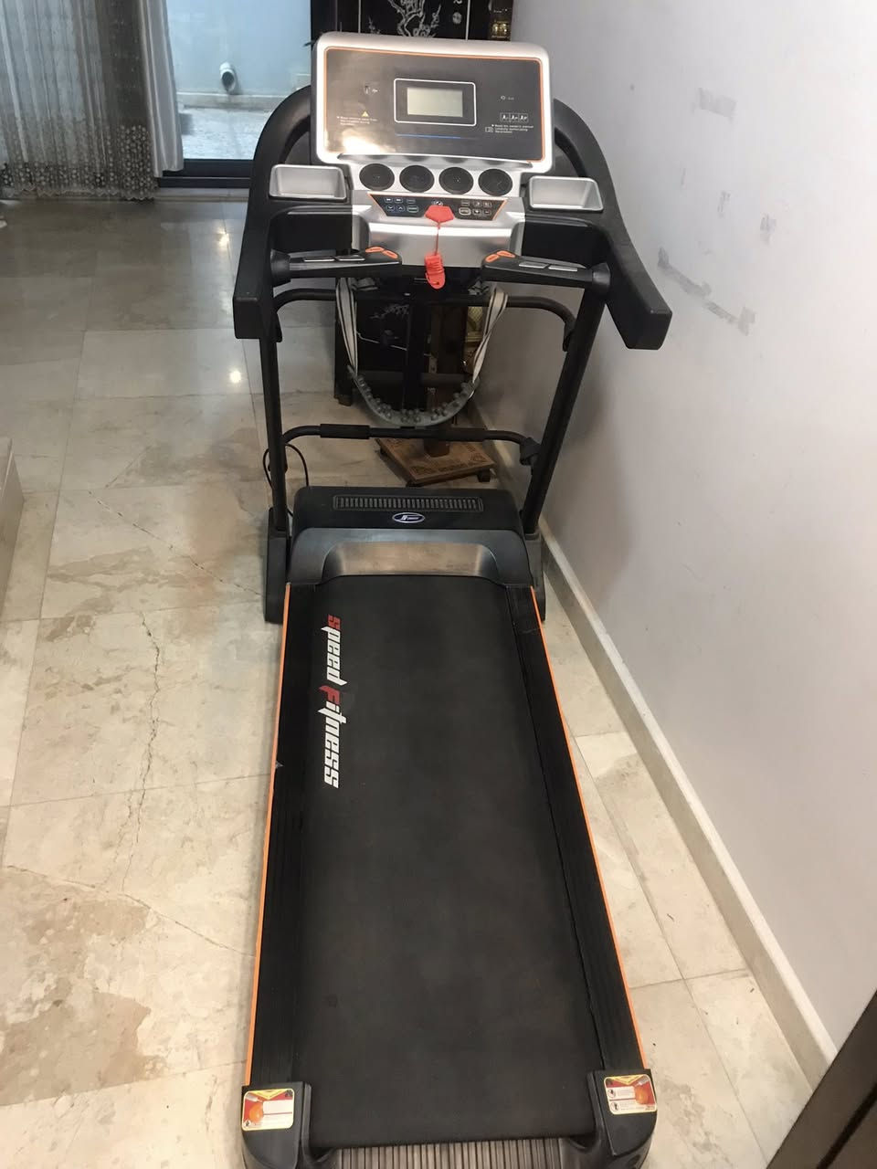 جهاز جري ماطور جبلي يتحمل حتى وزن 130 كيلو مع كافة الملحقات جهاز استخدام شخصي استعمال بسيط ونظيف كلش سعره 350 وبيه مجال التواصل خاص.


**إذا كنت صاحب هذا الإعلان وتريد حذفه لأي سبب، رجاءا أرسل رسالة إلى الدعم الفني**