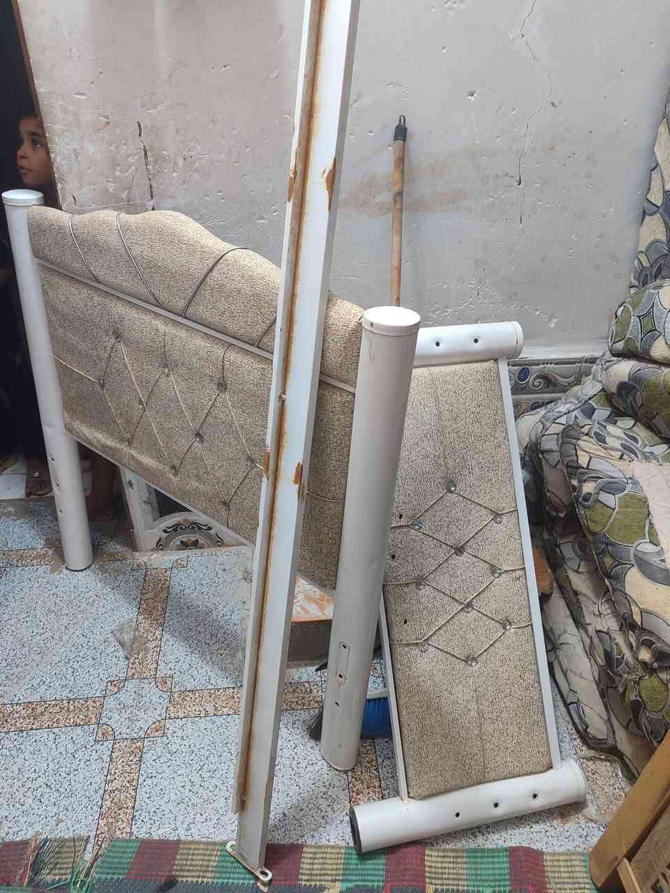 السلام عليكم توجد جرابي عدد 2وحده حديد وحده خشب نضيفه ستعمال كلش قليل للتواص الاتصال على الرقم *********** او مراسله الحساب هذا السعر خاص
