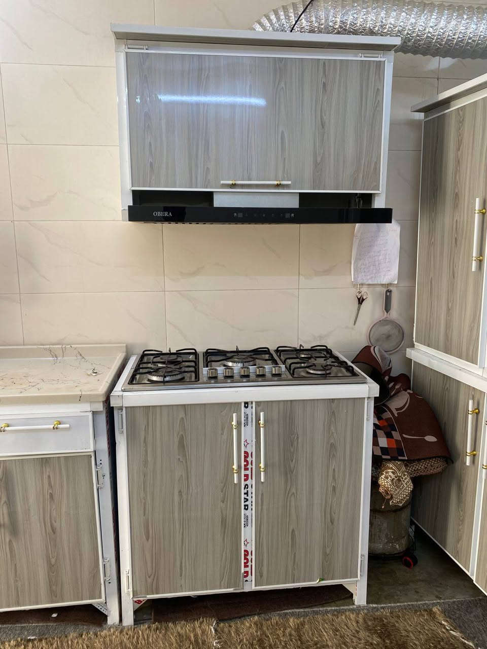 كاونتر تفصال 5 قطع 3 امتار سنك متر ونص مرمر طباخ استعمال شهرين أخو الجديد شراي يتصل أو يراسل خاص ***********
