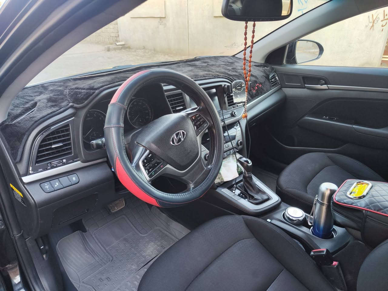 النترا موديل 2018 لمتد
فول مواصفات 
بصمه 
سلايت
كشنات هيتر 
رادار جانبي 
تحكمات 
شاشه جبيره 
ويل كب 17
محرك 2000 دوش شرط مامفتوح 
السياره بوضع الشركه 
رقم وسنويه وهزه جديد شرط التحويل 
الضرر بوند فقط مبدل 
السعر 133$
***********
***********
