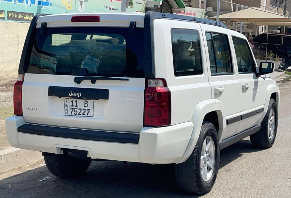 للبيع جيب كوماندر 2007 وارد كندي كفاله ضربه وتبديل بيها ربع قطعه صبغ سياره كلش جديده ماشيه 169 الف حقيقي محرك 8 سلندر 4700 المرغوب دواخل بيجي تبريد3 قطع ثلج 7 راكب 4×4 فور ويل  شاشه كامره حساسات اصطفاف حداديه طخم تاير دنلوب رقم دولي بغداد للاستفسار *********** السعر 107 وبيها مجال بسيط مكانها بغداد شارع فلسطين بغداد, العراق
