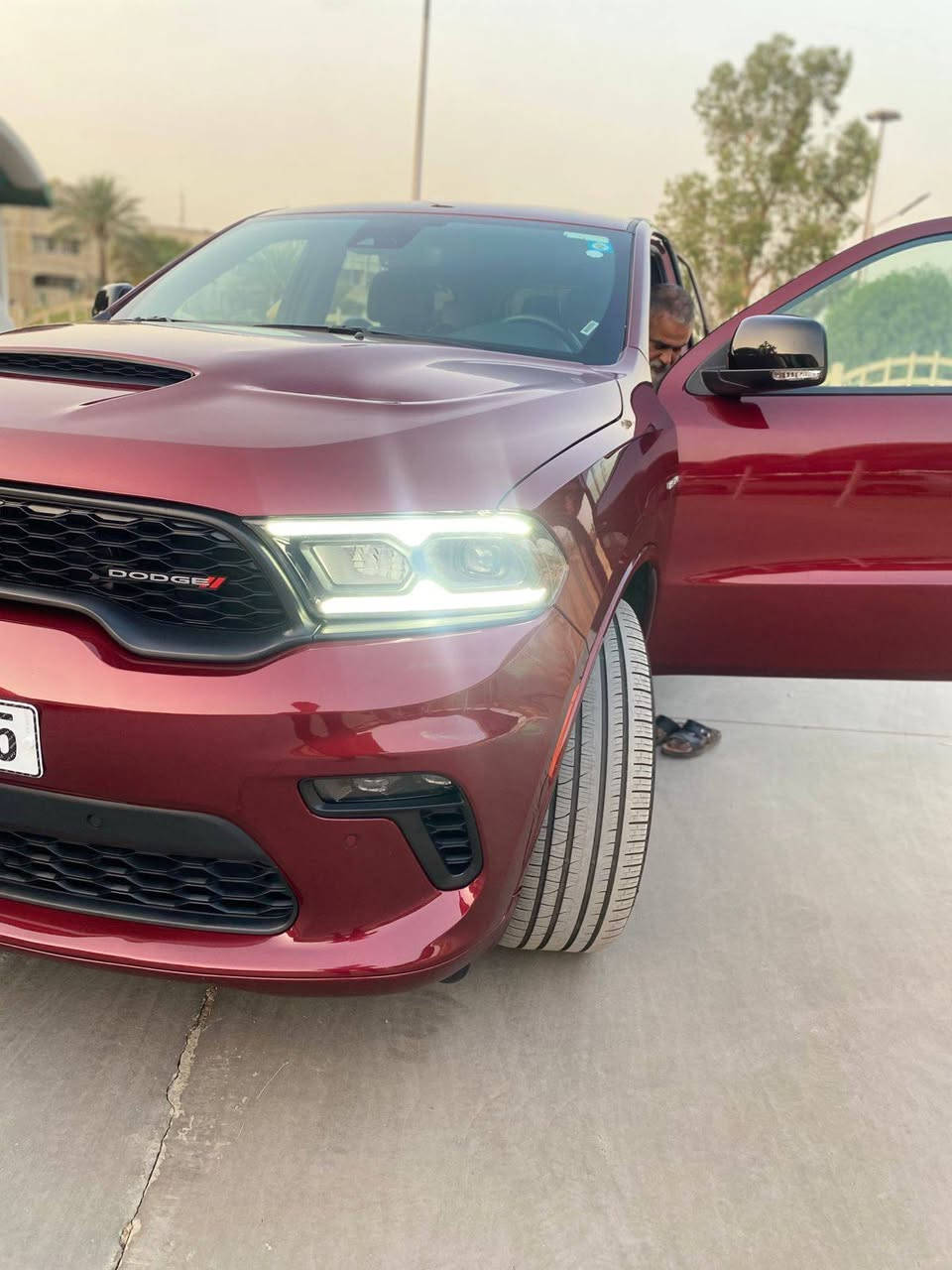 السلام عليكم
دوج دورنكو  2023            RT plus 

كلين تايتل بدون اي ضرر ‼️

الحادث سرقه كما موضح في الصور 

مكفوله كفاله عامه ‼️ 

مثل ما موضح بالسونار

رقم بغداد الانكليزي  ب اسمي 

فول  مواصفات  للاخير ‼️

مكينه 8 سنلدر 5700 المرغوبه 

كير 8 نمر 

بصمه 

تشغيل عن بعد 

شاشه  ابل كار بلي+ اندروريد اوتو 

كامره خلفيه دواره 

فتحه سلايد روف  

شاحن وايرلس 

حساسات اماميه خلفيه  

دفع رباعي 4x4

رادار امامي  مانع تصادم 

رادار جانبي  النقطه العمياء 

رادار خلفي  توقف ذاتي 

مثبت سرعه 

مانع خروج عن المسار 

كشنات جلد 

خزن وضعيه كشن السائق 

تحكم كشنات كهرباء 

7 راكب

3 قطع تبريد 

تدفئه + تبريد كشنات

تدفئه كشنات خلفيه  

تحكم بتبريد السائق والراكب منفصل 

تدفئه ستيرن 

تحكم ستيرن جهتين  

سماعات هارمن 

انوار Led 

كشافات ضباب 

ويل 20 

صندوق كهرباء 

شفتات ستيرن  

وضعيات قياده 

 sports-eco-comfort

وبعد بيهه هواي موصفات
 

السياره نضيفه جدا  ما ناقصهه برغي 

المكان بغداد زيونه 

السعر 410 وبي مجال للشراي 

***********
