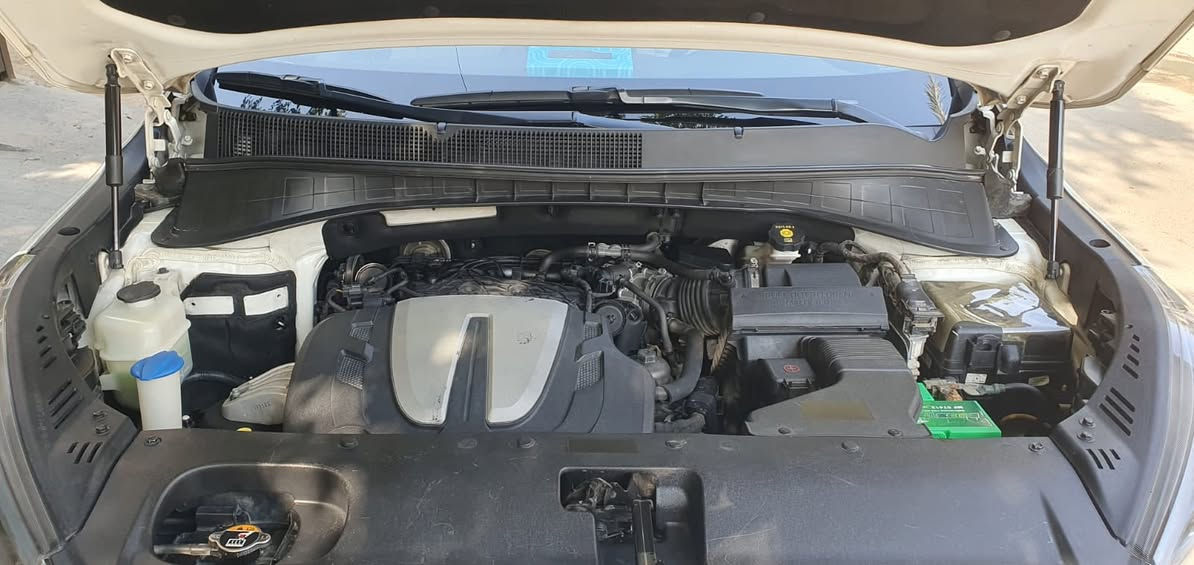 السلام عليكم 
سورنتو 2020 
سيارة موضحة امامكم 
ماشية 64250 الف 
3500 محرك 
4 كامرات 
صندوق كهرباء 
بدون دفع رباعي 
بدون بونوراما 
سيارة خليجية بدون ضرر 
سعر 275 ورقة 
رقم ***********
