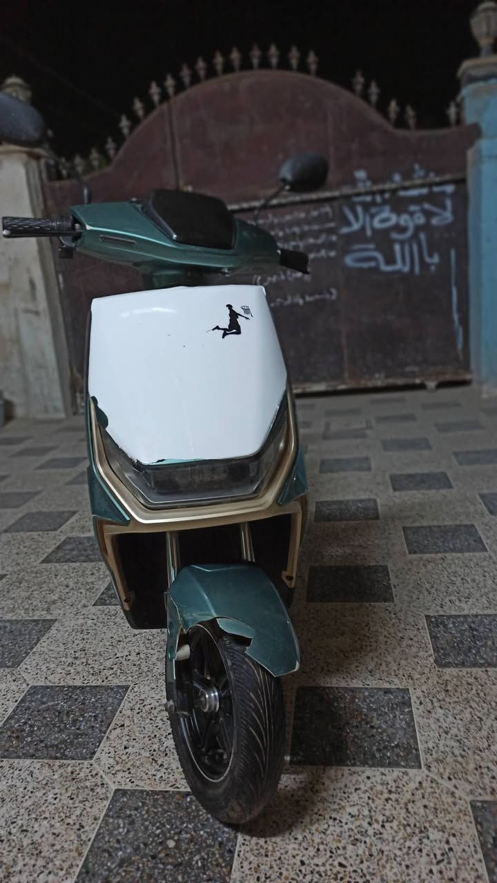 سلام عليكم دراجه للبيع دراجه مكفوله من كلشي كهربائيات كله شغاله وبيه مواصفات حلوه وغريبه بگ و دي ونضام البي وسرعه وتشتغل كارت دراجه كل عطل مابيه سعر 350الف شراي تعال خاص  للتواصل ***********
