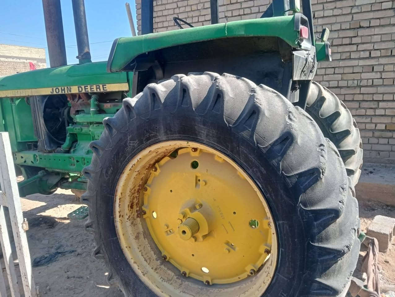 السلام عليكم اخوان مكينه جندير حجم 160موديل 82 رقم وسنويه ديالى مجدده انكليزي مكينه جاهز من كلشي الشراي يتصل على رقم ***********
