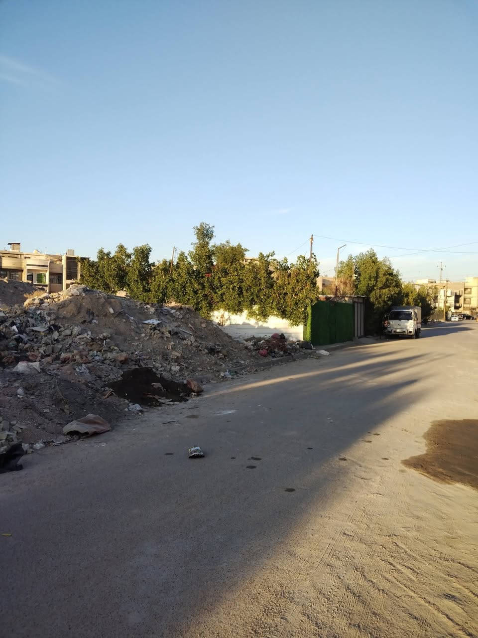 للبيع منزل مساحته 75متر طابو ملك صرف واجهه 5نزال15 مقابل ساحة تشجير /تستلمه كامل/
يحتوي ع 4غرف وحمامين واستقبال ومطبخ 
العنوان بغداد حي الجهاد 
الاساتذه 🔥

خلف الاربع شوارع مباشر

الاستفسار ***********
