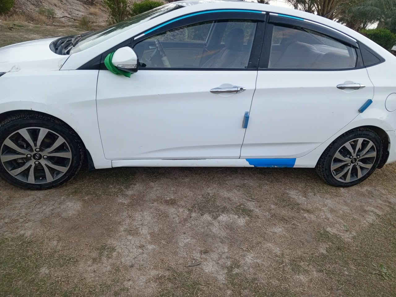 السلام عليكم
سياره هونداي اكسنت موديل 15 رقم النجف انگليزي بأسمي  

مداور ثاني يوم سنويه لل28 وارد خليجي

سياره نظيفه كلشش محرك وكير وحدايه خير من الله تحكم ستيرن  فول مواصفات وتخم تاير  بيهه باردات بسيطه 

سياره جاهزه من كلشي سنوارهه مرفق بالصور  حتى غرامات ما عليهه  السعر 97 وبيها مجال الشراي يتصل 

رقمي *********** أو *********** مكاني بابل الشوملي
