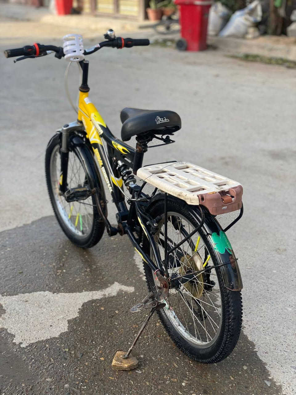 سلام علیکم  شباب بایسکل یاباني 6 نمر خلفیه و 3 نمر امامیه ودبلات امامیه و دبل خلفي  بایسکل کامل بلادي کلشي ما مبدل بي و لا مفتوح بي اي شي  ویاله موس ما بیهن عواج کلشي موضح بل صوره سعره 75 وبي مجال  الطیبین مکاني بغداد الشعب الاستفسار ***********
