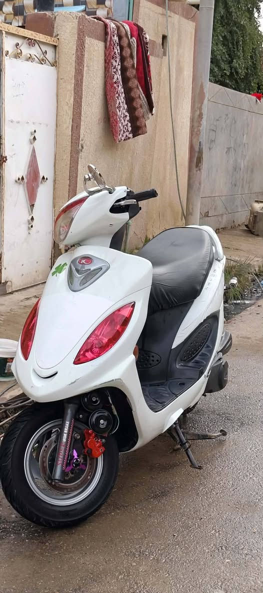 دراجه كامكو في تو محركها ١٥٠  مكفوله كفاله عامه السعر 750 اذا مو شراي لا تعبني رقم الهاتف *********** العنوان ناصريه قضاء الفجر
