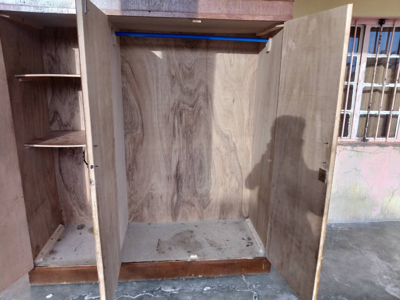 السلام عليكم 
مكلف بالنشر 
كنتور 3 ابواب للبيع 
للاستفسار الاتصال على الرقم 
*********** متوفر واتساب 
ادمن وافق اذا مو زحمه
