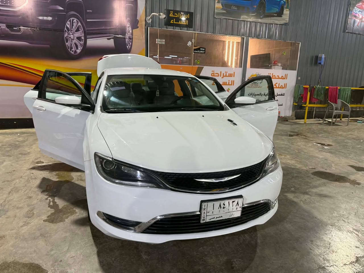 كرايسلر c200 لون ابيض ٢٠١٦ 
ماشية ٢٥٠ الف كيلومتر
السياره جاهزه من كلشي تبريد ثلج 
بيها باب تبديل نفس اللون خلف السايق وبارد باب السايق 
وبيها جاملغ ايسر صبغ والايمن كلير بامريكا 
كامره
 السياره ممتعوبه نظيفه محرك٢٤٠٠كير٩نمر
رقم بابل تحويل مباشر

سعر ١١٠بيه مجال للشراي
***********

