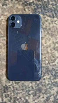 ايفون 11 عادي مبدل بس شاشه والضهر مفطور ذاكره 128 البطاريه 75 جهاز نضي...