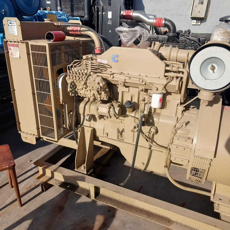 #مولدات_كهرباىيه
مولد كمنز 114 /  12 ولف بلادي جديده اخو زيرو شرط التشغيل والتحميل لا صرف ولا بخار نظام حمايه نظام اوتو تشغيل ذاتي 🥇

📍التوليدkva 188.
📍 السعر اتصال واتساب 

العنوان أربيل الصناعه الجنوبيه
للاستفسار والطلب اتصال واتساب (*********** )
