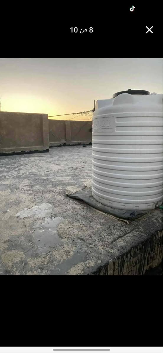 سلام عليكم دار جاهز للسكن الموقع في حي النداء شارع مجمع بيتي قرب جملة الريحانه منطقة ال (50) المساحه 100 مربع ركن شارع 20 يحتوي على غرفه صاله مطبخ ستقبال تخاريج 
بنيان درجة اولى اساس صب وسقف صب طابوق جمهوري ملبوخ من الخارج بيت جناي 

السعر 112 مع الجمال ويرهم على المبادره للاستفسار 
‏‪***********‬‏
