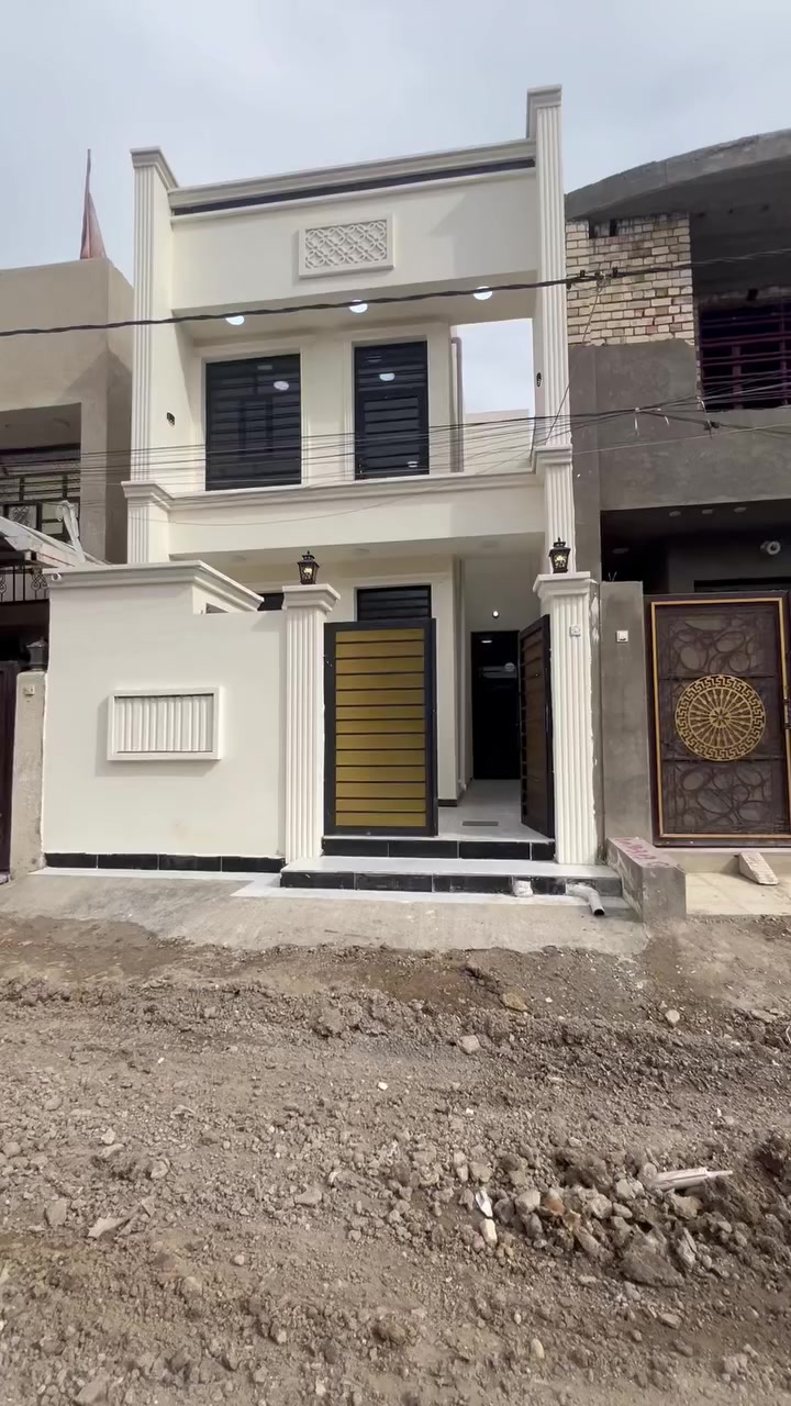 سلام عليكم بيت مساحه 100 متر منطقت الالفين بناه جديد طابق ونص سعر 76 وبي مجال
***********
