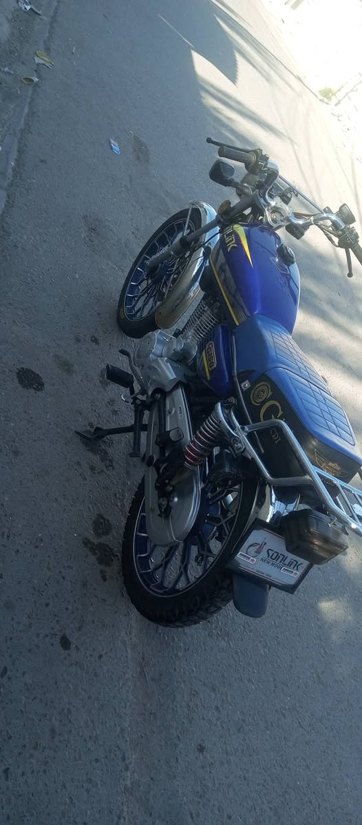 سيفان سونك موديل 2024 دراجه نضيفه كلش نقصها فقط عداد السرعه شاشه
السعر 750 بيها مجال العنوان بغداد الشعب 
رقمي ***********
