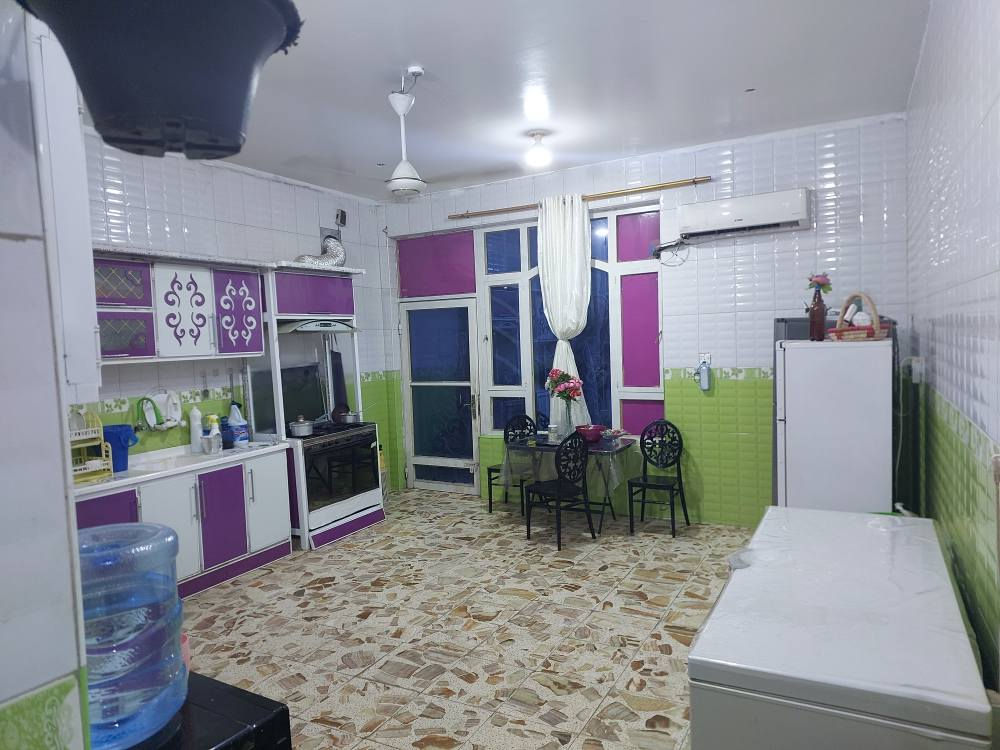 بيت طابو زراعي ٢٥
 مساحة ( ٤٦٠ م ) البناء طابوق صب مسلح غرفتين جوة وحده فوك كاشي بياض سيراميك درج مرمر مساحة البناء ١٧٠م حديقة مع كراج مسقف كيسبان 

المكان : كوفة ـ حي ميسان شارع الشيوخ 

السعر المطلوب ١٥٠ مع الأثاث
للاستفسار *********** النجف, العراق
