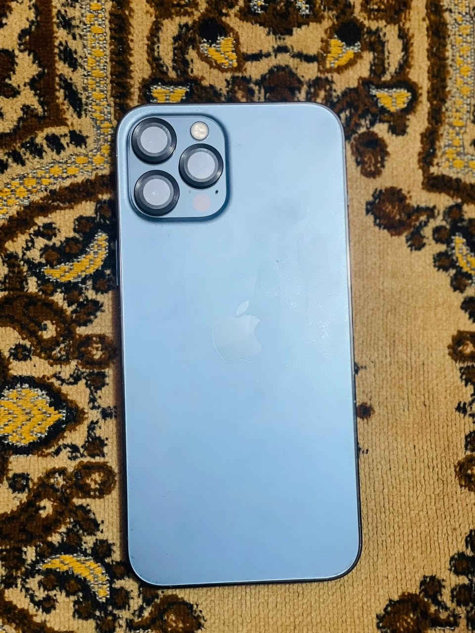 آيفون 12برو ماكس مراوس ايباد نضيف ميه بل ميه باقي التفاصيل خاص أو انتصل علا الرقم  ***********
