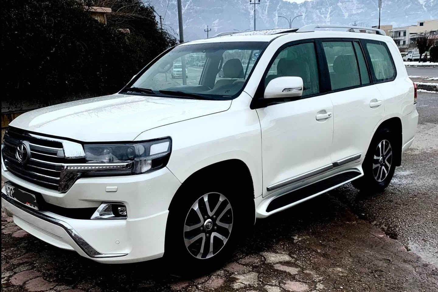 تۆیۆتا لاندکڕۆز 2009 مواسەفات GXR حیزام بۆیاخ 
بۆیاغی سەقفی بۆیاخی نیە 
بیلاد شەغال 
250 هەزار ڕۆشتووە 
زۆر پاک و خاوێن هەموو شتێکی بەشەرت 
ڕەقەم تازەیە 
سەنەوی نوێیە و ژینگە و ڕێگاوبانی تازەیە 
تا 2028 ڕەقەم سلێمانی 

سـعـر : لە کۆمێنت داوابکە ڕاستەوخۆ بۆت دێت 📥 

گێر و مەکیەنەی بەشەرت 
هیچ کێشەیەکی تێدا نییە 

ژمارەی خاوەنەکەی 
***********
