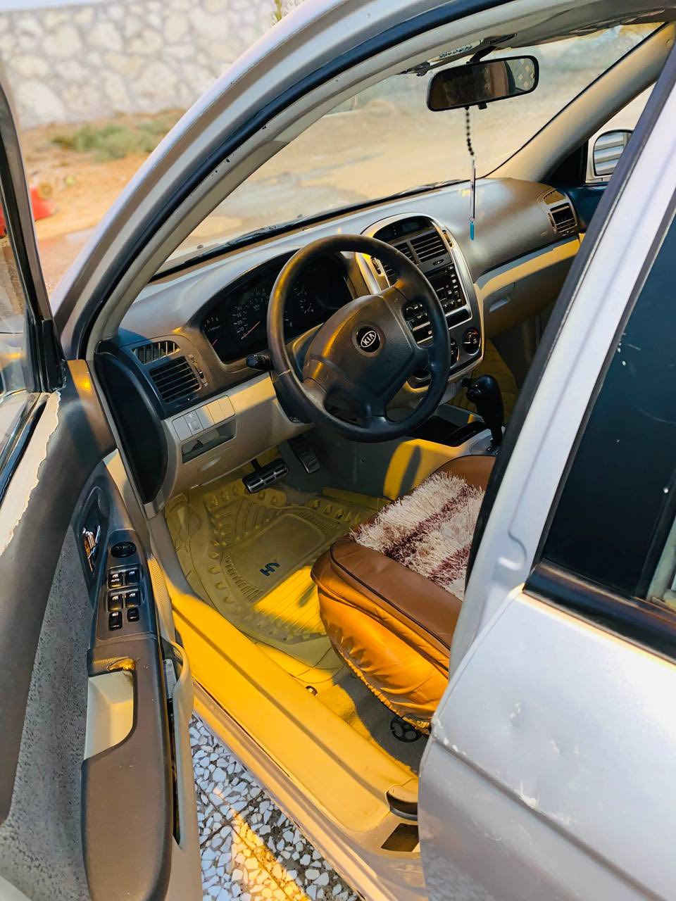 كيااسبكترا هاش باك موديل 2005 محرك2000 السعر 45 وارد كير اوتوماتيك محرك جاهزات لون سلفري تبريد تدفئة تخم تاير نظام اي بي اس مثبت سرعه فتحه سقف رقم نجف صدامي اخوان السياره بسم شركه او صاحب الشركه ميقبل يجي يحول ملكيه السياره معامله كامله هزه او ملسق وصلته البصمه اوعندي وكاله ام باركود من صاحب الشركه (ابيع كوم حديد ) انت او شطارتك او ترتيبك ويا معقب او محامي روح حول واني جاهز وياك اكفلك فقط  من كص (وبيع كوم حديد )الي يعجبه اهلا وسهلا بي والي مايعجبه ينورنه ابكلمه طيبه الله يرحم والديكم   عنوان نجف ملاحظه (السياره مو ادوات اصوليه لامطلوبه ولابيه مشكله فقط صاحب الشركه مايجي يحول )***********
 ***********
