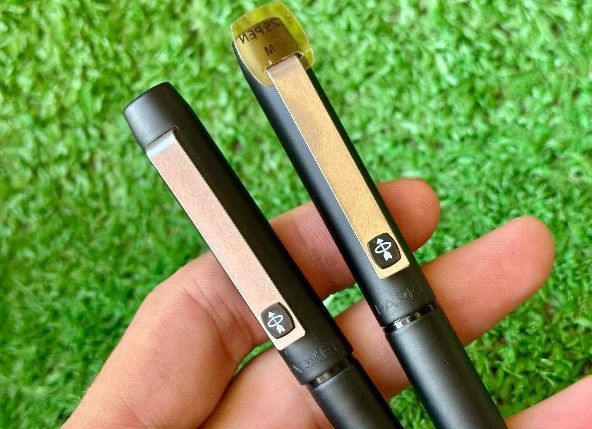 سيت اقلام  باركر ٢٥ ( PARKR) نوادر 
إنكليزي  الصنع  انتاج الثمانينات 
من الإصدارات المحدودة         
 لوك غير مستعمل 
مع العلبه الاصلية    
للاتصال ***********
