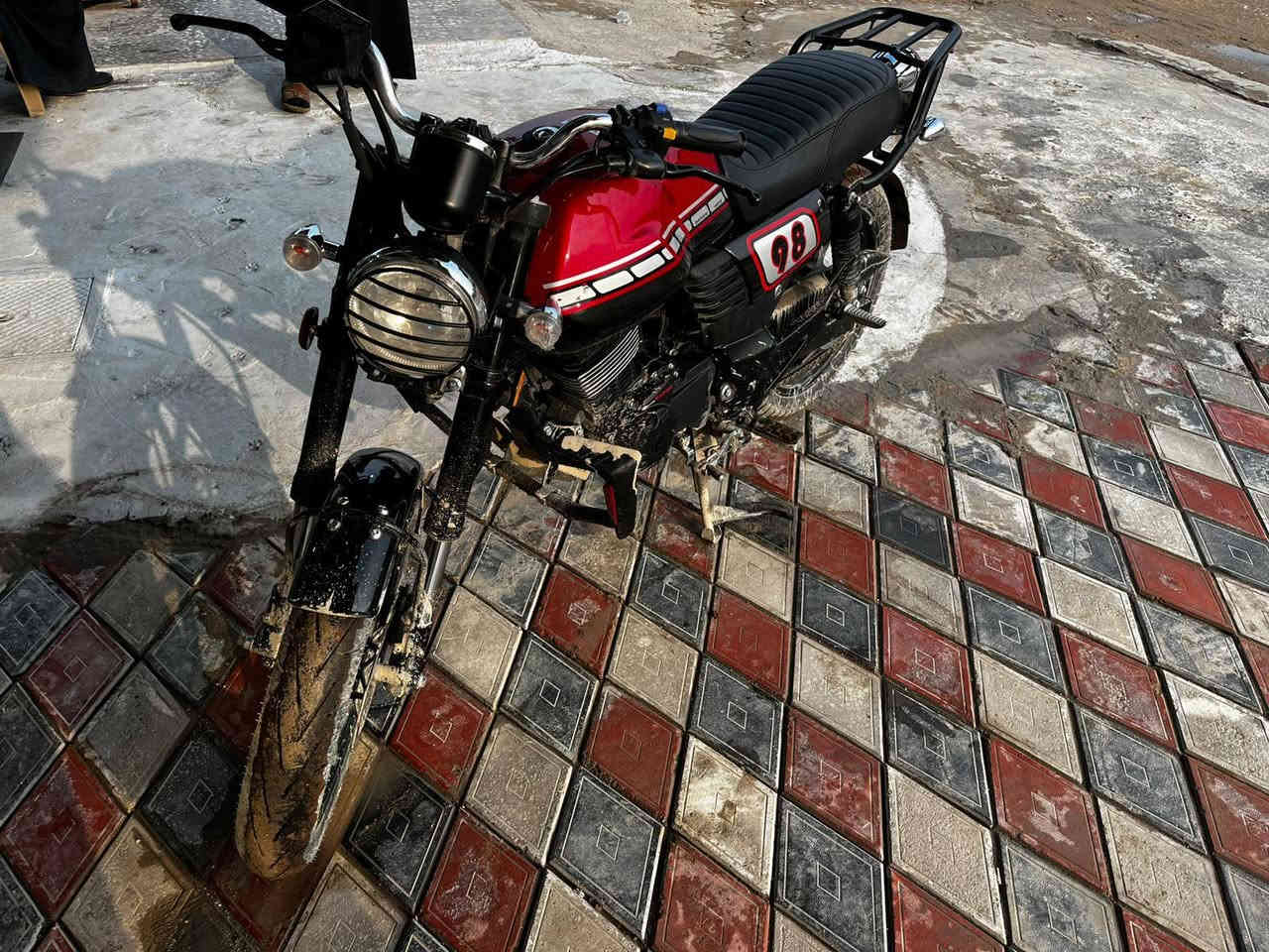 السلام عليكم اخوان لايتي مديل 25صارله شهر من طالعه مرقمه اربيل بعده عله حاله الوكاله السعر 2700قفل من الاخير ***********كربلاء
