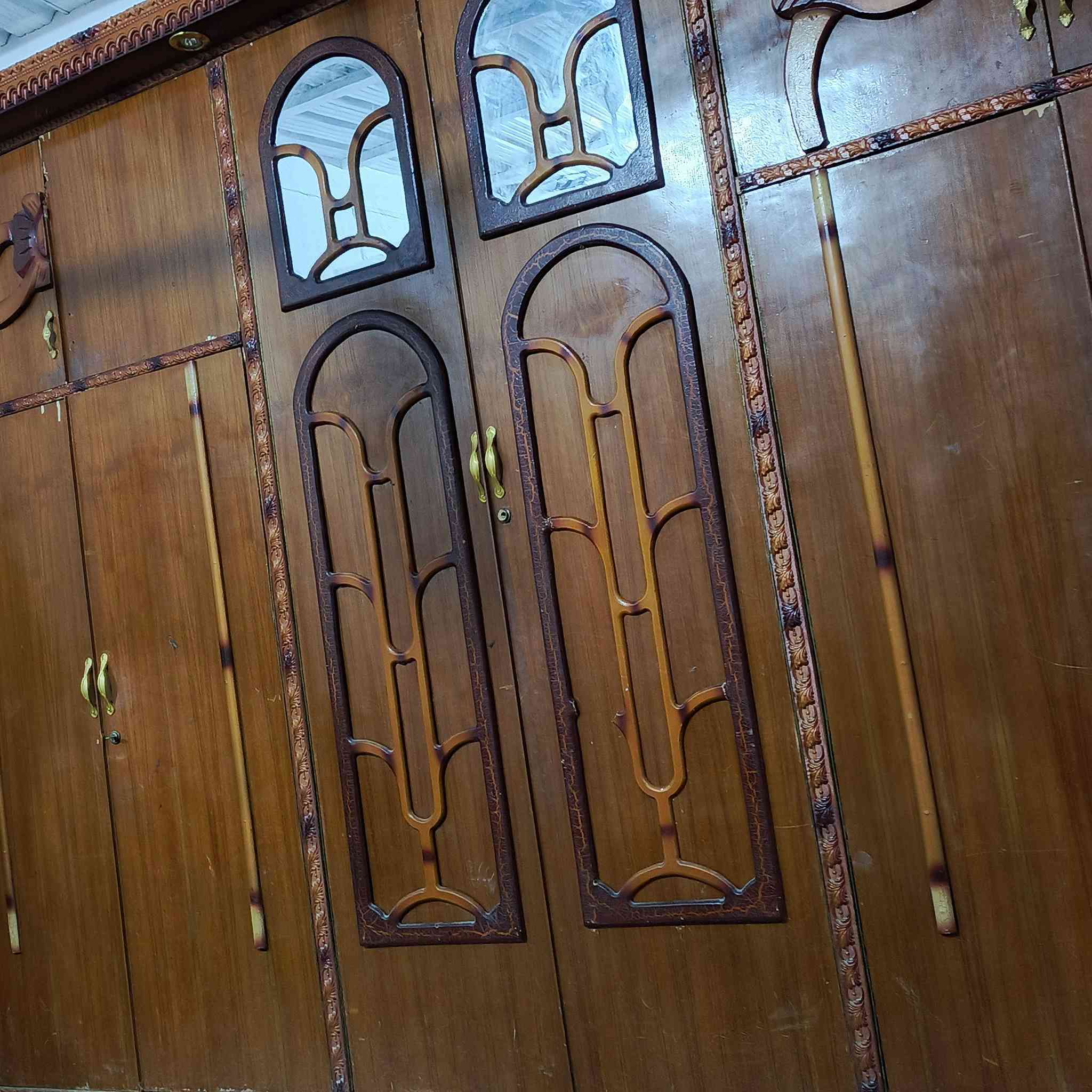 السلام عليكم غرفه للبيع السعر 300 الاستفسار على الرقم ***********
