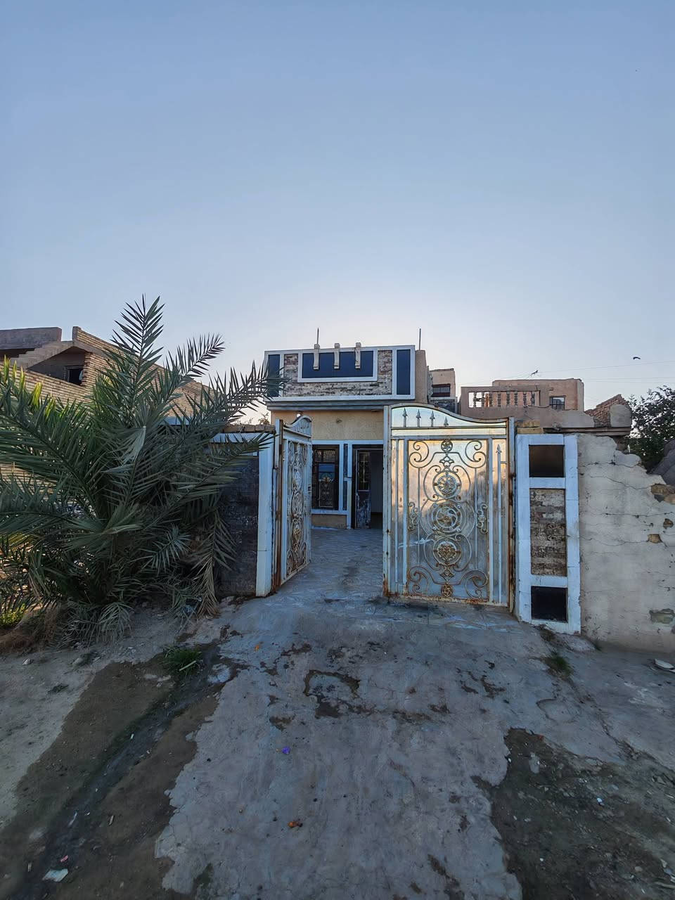 مشتمل للايجار 100 متر طابق واحد بسبع البور بسوداني كامل كيزر تانكي مباشر تسكن سعر الايجار 200 قفل 
للاستفسار *********** واتساب او مكالمه
