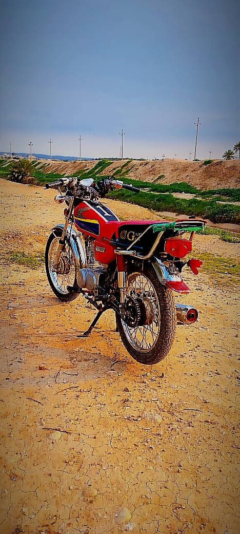 اسلام عليكم دراجة للبيع فلاحي بدون اوراق  ايي عيب مابي تعال أو شوفة سعر 350الف بي مجال للشراي مكاني خانقين حيي عسكري لتواصل هادة الرقم ***********
