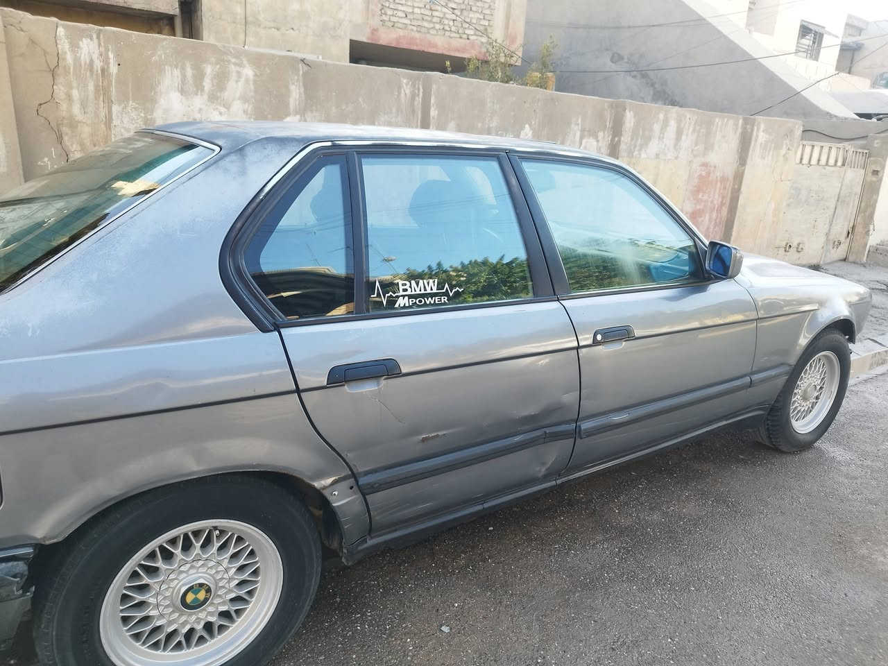 السلام عليكم
شلون الشباب BMW للبيع 730 مسكر يعني 8 سلندر
موديل 1993 دبل جام حساسات امامي خلفي والكشر مثل ما واضح بالصور نقصها دعاميات امامية خلفية و تبريدها
الكمبريسر لاطش وبيها طخة بالباب الخلفية الي عكس السايق
سيارة عظمتها حلوة رقم بغداد بأسم عراق اسمك هيبه  وتحويلها مباشر
السعر 42 وبيه مجال وبالنسبة للشراي ما نخلف مكانها بغداد 
تجي تشوفها تعجبك تاخذها
مكينة گير حالتهن جيدة جدآ
الاتصال ***********

