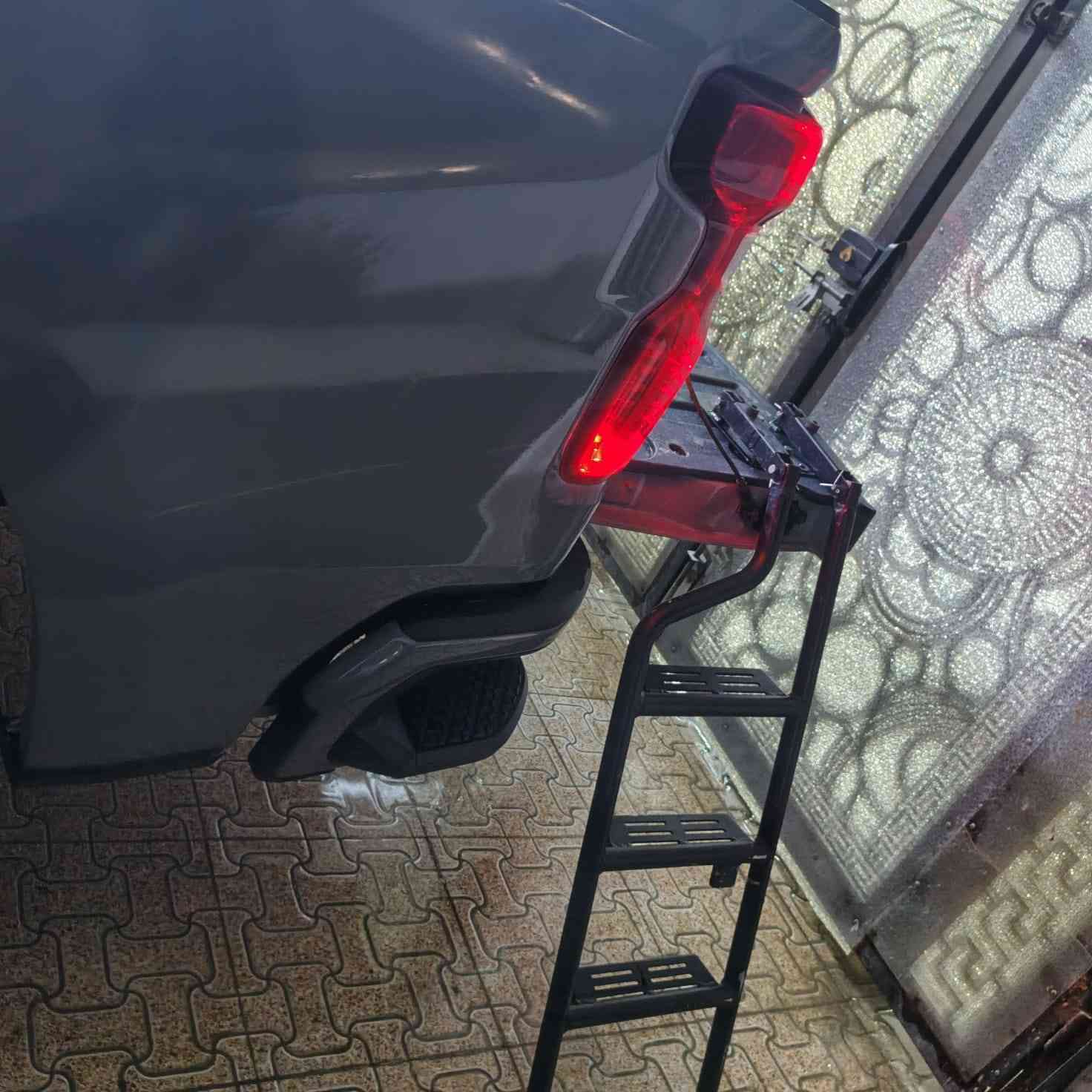 السلام عليكم 
شوفرليت سلفرادو 2024
للبيع او المراوس حسب الرغبه
اللون سمنتي مميز
باب طويل بدي قصير
رقم اربيل الدولي 
حادثهه جدا بسيط بدون دواخل موجود بل صور فقط بارد مرجع بس بدلته وضميه الابلادي موجود
سيارة كفالة عامه عدا حادث امريكا
كشن كهرباء
باب البدي كهرباء
رادارات
تو ويل
محرك 2700
ماشية 25 ميل
تخم تاير جديد
سياره عليهه اضافات هواي من الامارات 
دوشمه كشنات وكاعيات جلد بلادي
مكانهه بغداد /الكرخ
السعر 285$
*********** للتواصل
