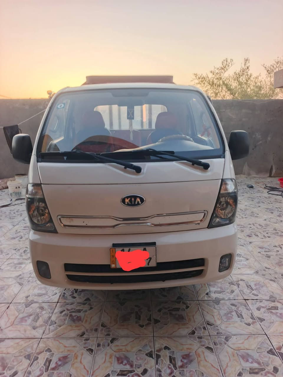 كيه بنكو موديل 2018 رقم بصره دولي جديد حره بسمنه تحويل ثاني يوم سنويه مجدده 2031 مشروع وطني مكفوله من الضربه والتبديل بيه صبغ حافت الباب صبغ على الدوسه فقط والباقي كفاله عامه مكينه 2700 مكينه وكير وحداديه وتخم تايرات كله مكفول سياره ( بدون محجر ) سياره جاهزه مال جناي بمعنه الكلمه مواصفات تحكم ستيرن شاره بل مرايه شاشه كبيره مكان سياره ناصريه سعر 103 بيه مجال قليل رقم الهاتف *********** أنه مكلف بل نشر خابر راعيه بيك خير
