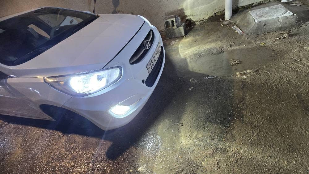 ياالله السلام عليكم 
البيع هونداي اكسنت خليجي محرك دوش 1600 رقم بصره نكليزي جديد فول مواصفات ماعدا البصمه السياره مكفوله من الحادث والضربه والصبغ فقط بيها بارد بعدت اماكن كتاب الفحص والسونار مرفق مع الصور العنوان البصره حمدان السعر ٨٨ وبيها مجال قليل جدأ ملاحظه السياره جاهزه محرك كير تبريد تدفأه طخم تاير منظومه زنون متكامله حساسات خلفيه كامره شاشه تاب تحكمات ستيرن فتحه بسقف اشاير بلمري *********** اخوان البيع فقط بدون مراوس البصرة, العراق
