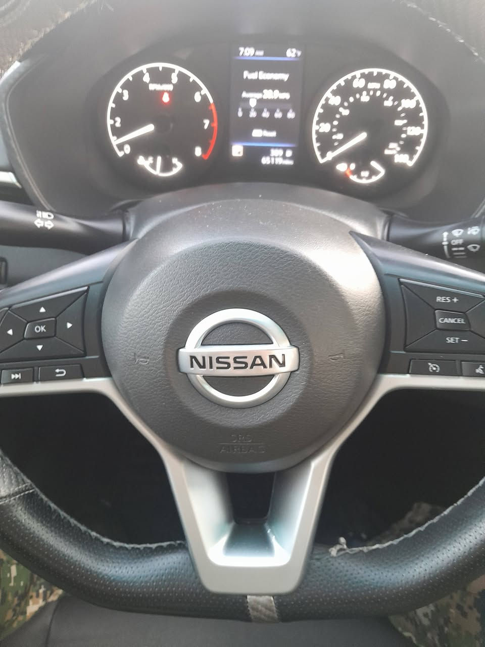 نيسان التيما موديل ٢٢رقم أربيل الدولي حادثها جنطه البجم كبس بدون ايرباك ماشيه ٦٥ بصمه تشغيل عن بعد حساس اطارات رادارات السعر ١٥٠ وبيها مجال بيع او مراوس حسب القناعه هاتف  ***********موجوده بكربلاء
